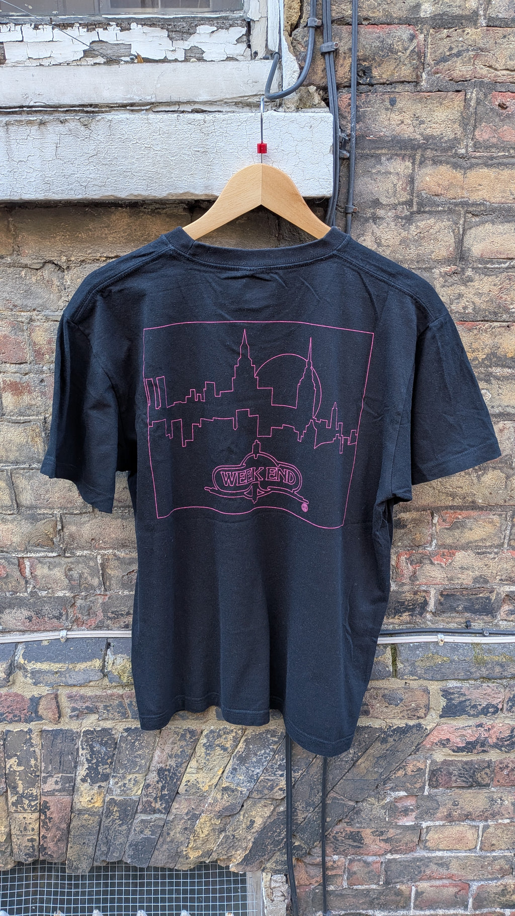 Weekend Graphic T-Shirt – Black (Large)
