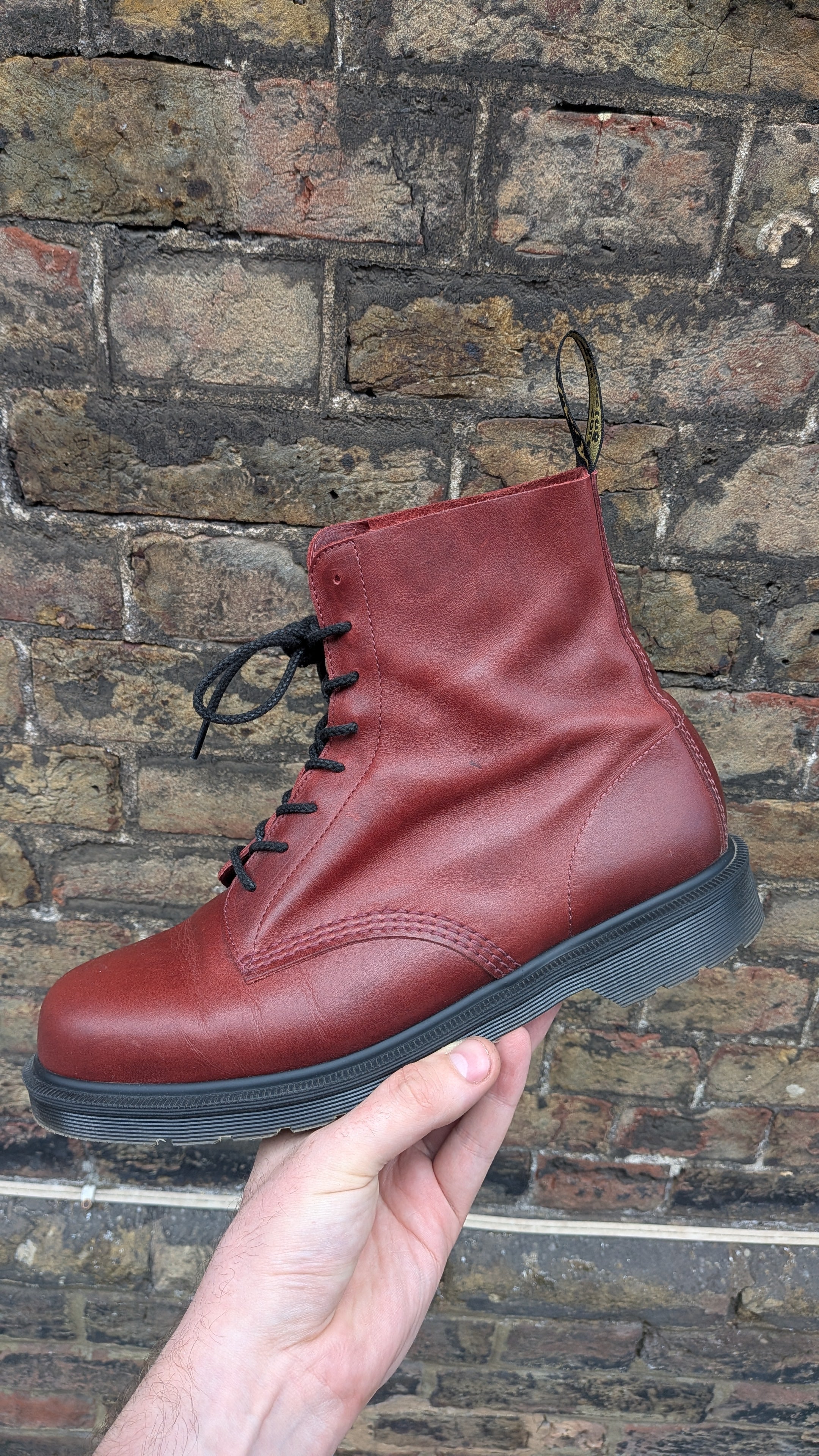 1460 Classic Calf Leather boots - Made in England