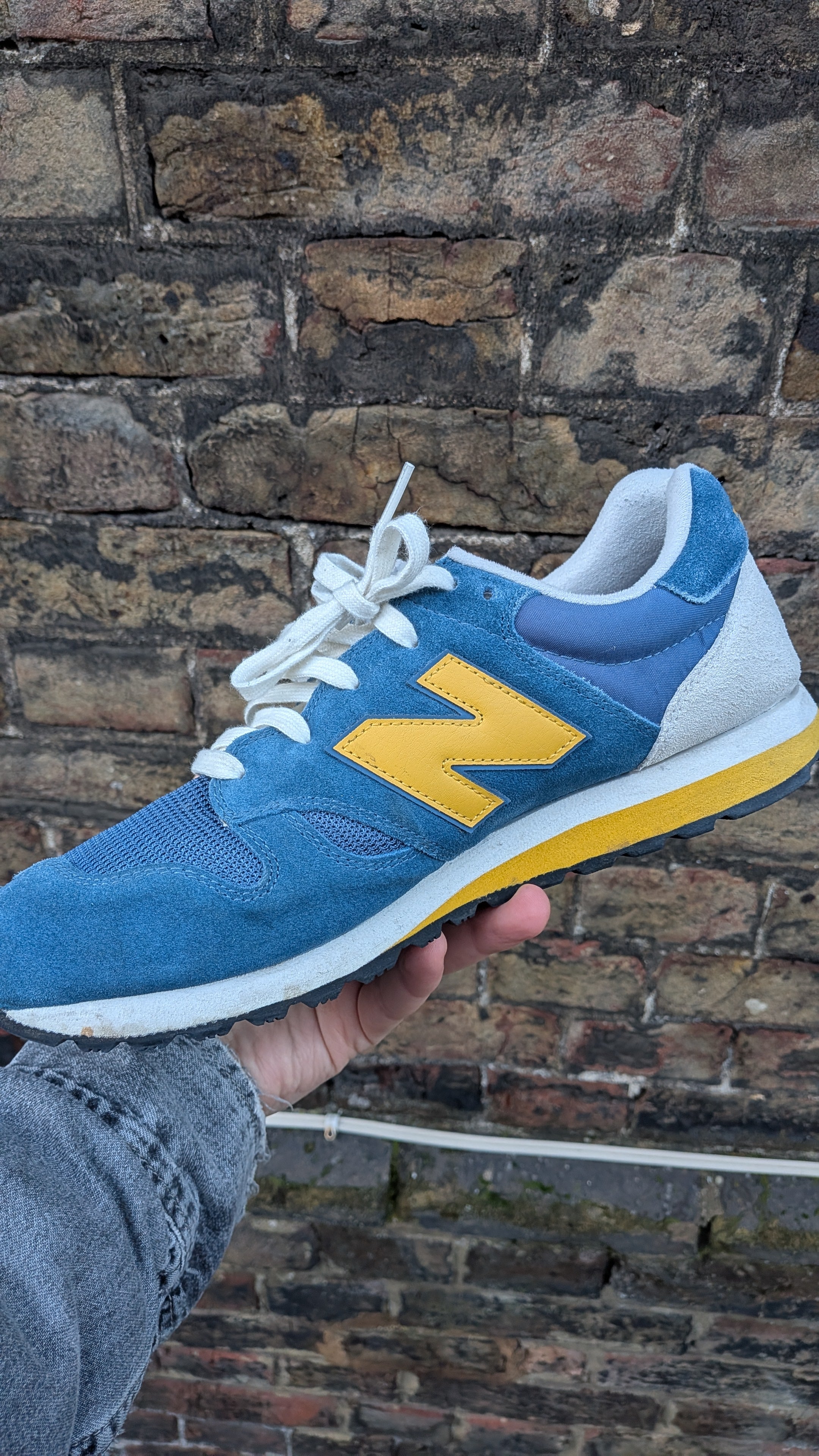 New Balance 520 – Blue / Yellow – Size 9 (UK) / 43 (EU)