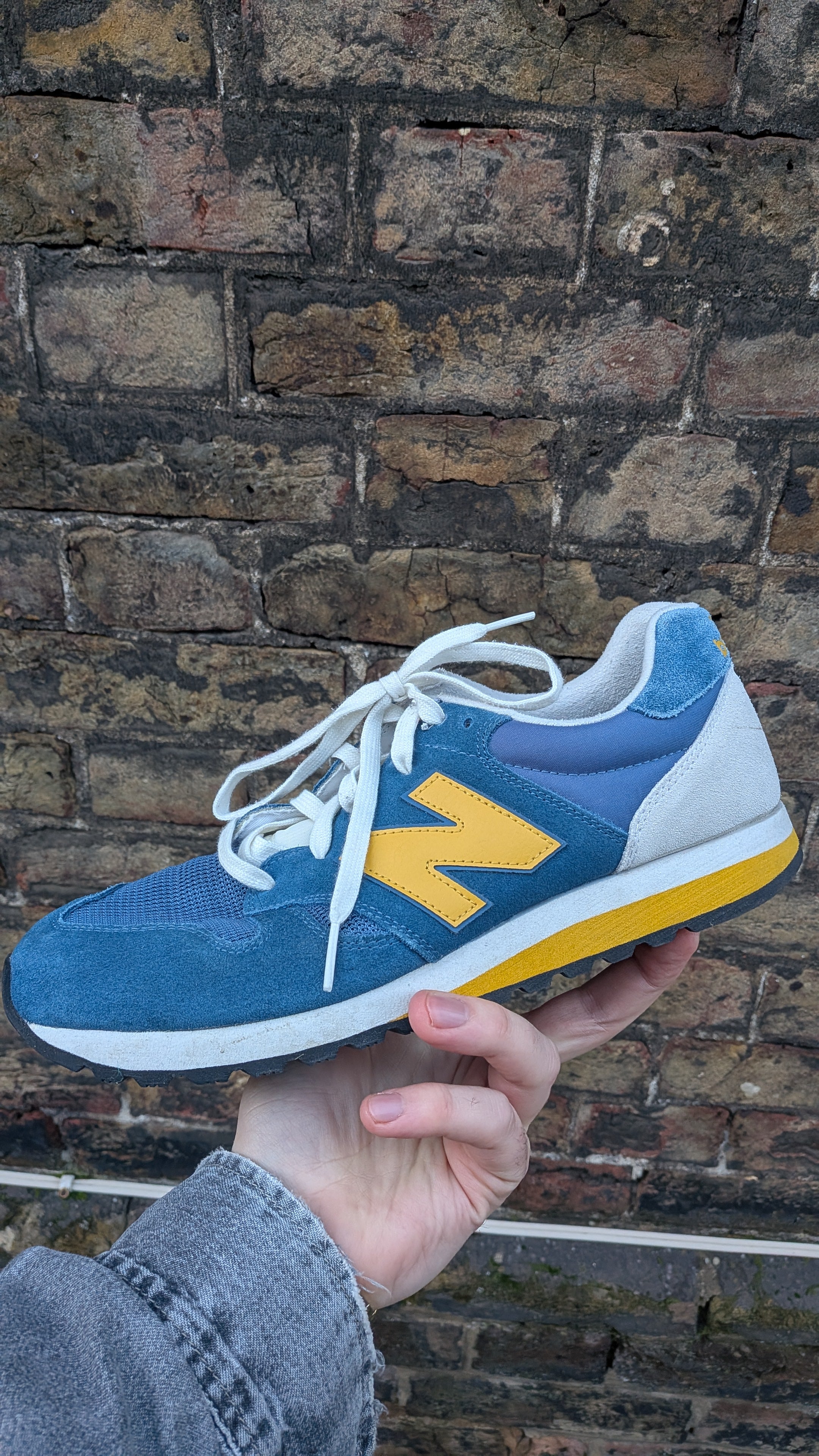 New Balance 520 – Blue / Yellow – Size 9 (UK) / 43 (EU)