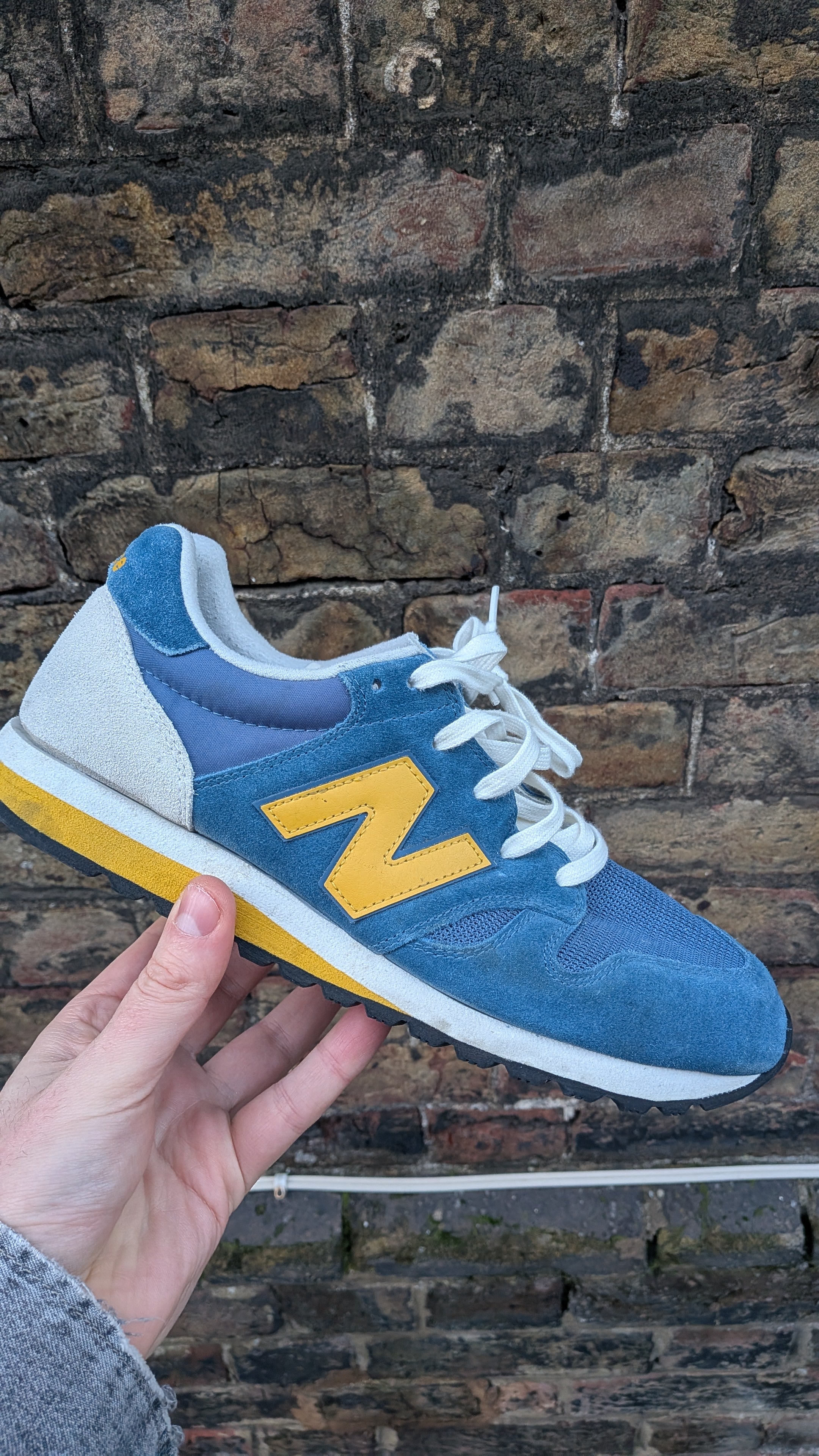 New Balance 520 – Blue / Yellow – Size 9 (UK) / 43 (EU)